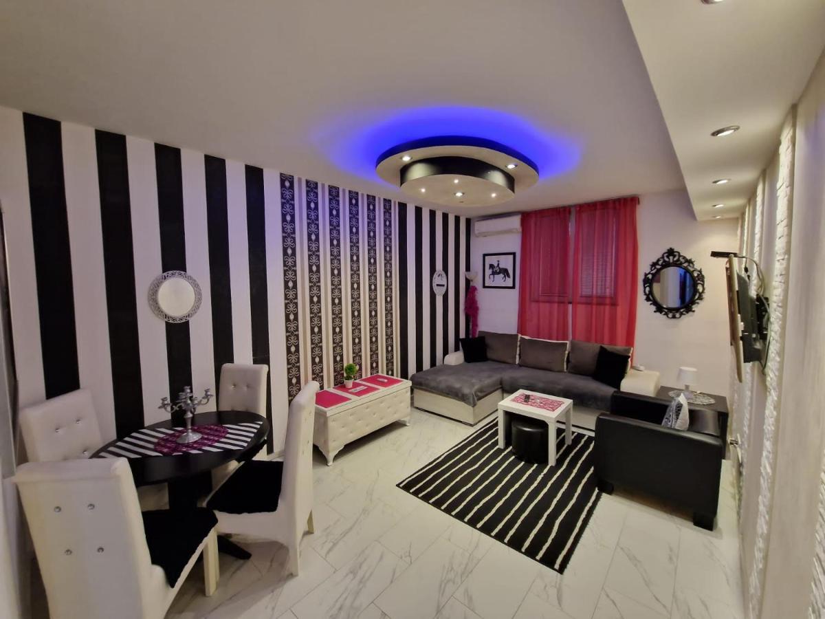Black & White Belgrado Exterior foto