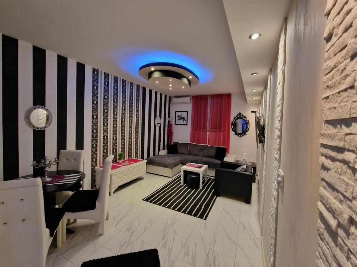 Black & White Belgrado Exterior foto