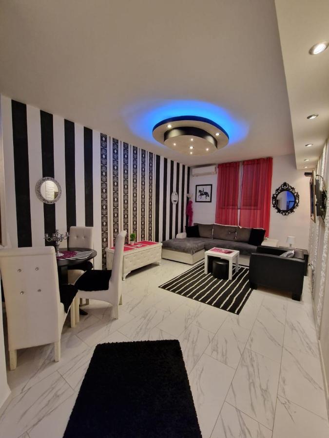 Black & White Belgrado Exterior foto