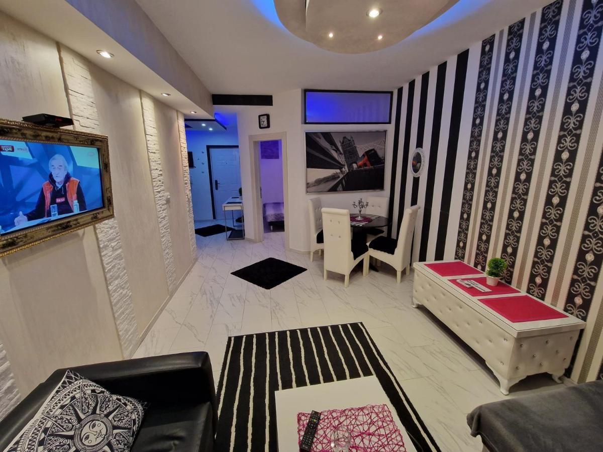 Black & White Belgrado Exterior foto