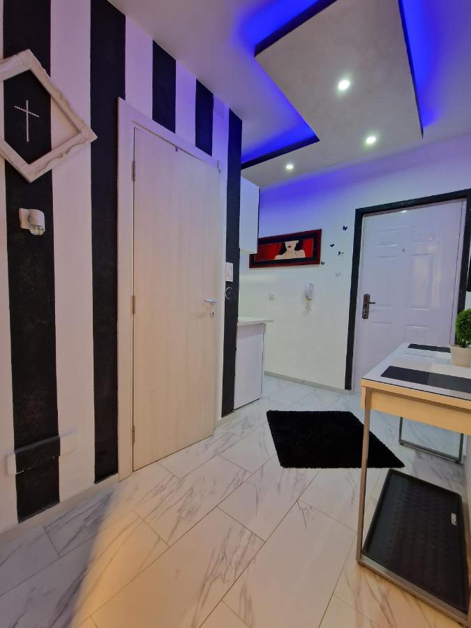 Black & White Belgrado Exterior foto