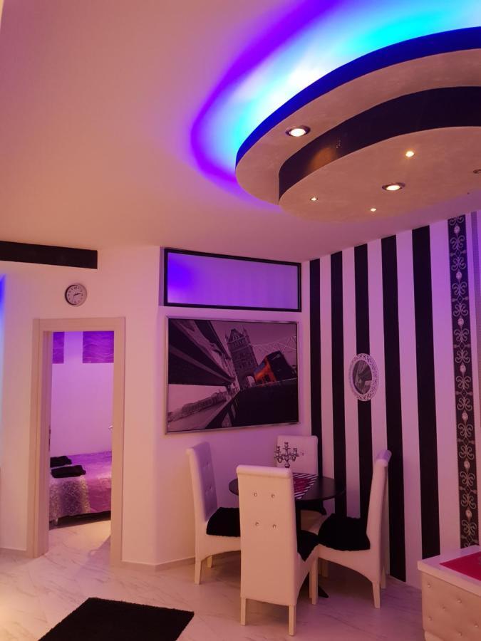 Black & White Belgrado Exterior foto
